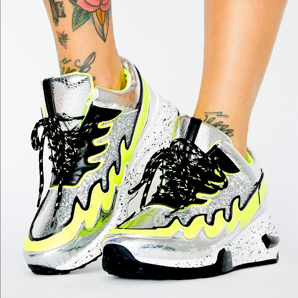 🚨50%off 📦 Silver neon flame chunky sneaker Nwt - Picture 2 of 6